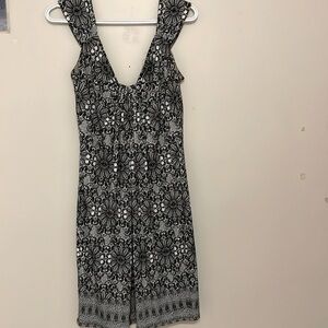 London Times size 10 stretchy silky jersey mini black and white summery dress